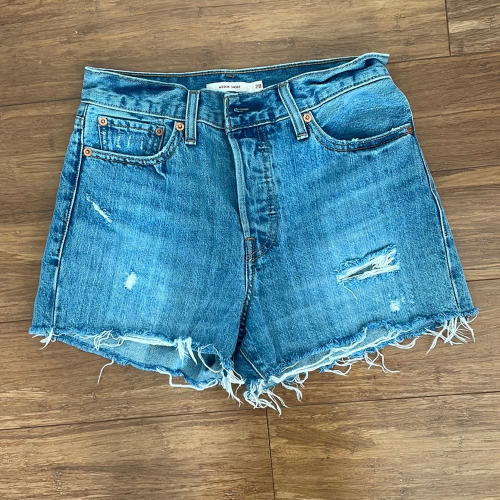 Levi’s wedgie shorts
